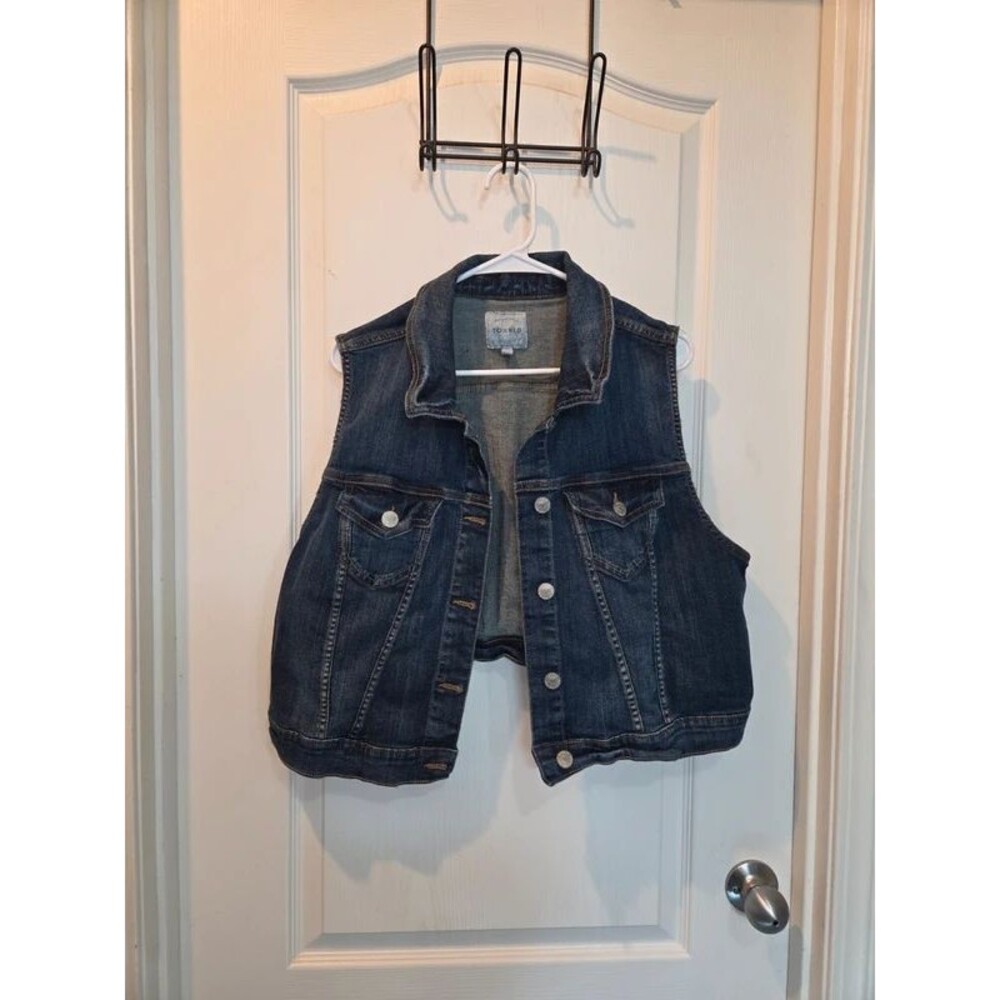 Torrid Cropped Denim Vest Dark Wash Button Front Pocket Size 2 / 2X 18-20